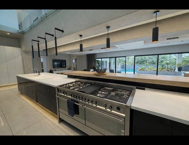 5 BEDROOM HOUSE FOR SALE IN MIDSTREAM RIDGE